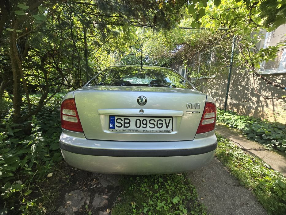 Vând Skoda Octavia