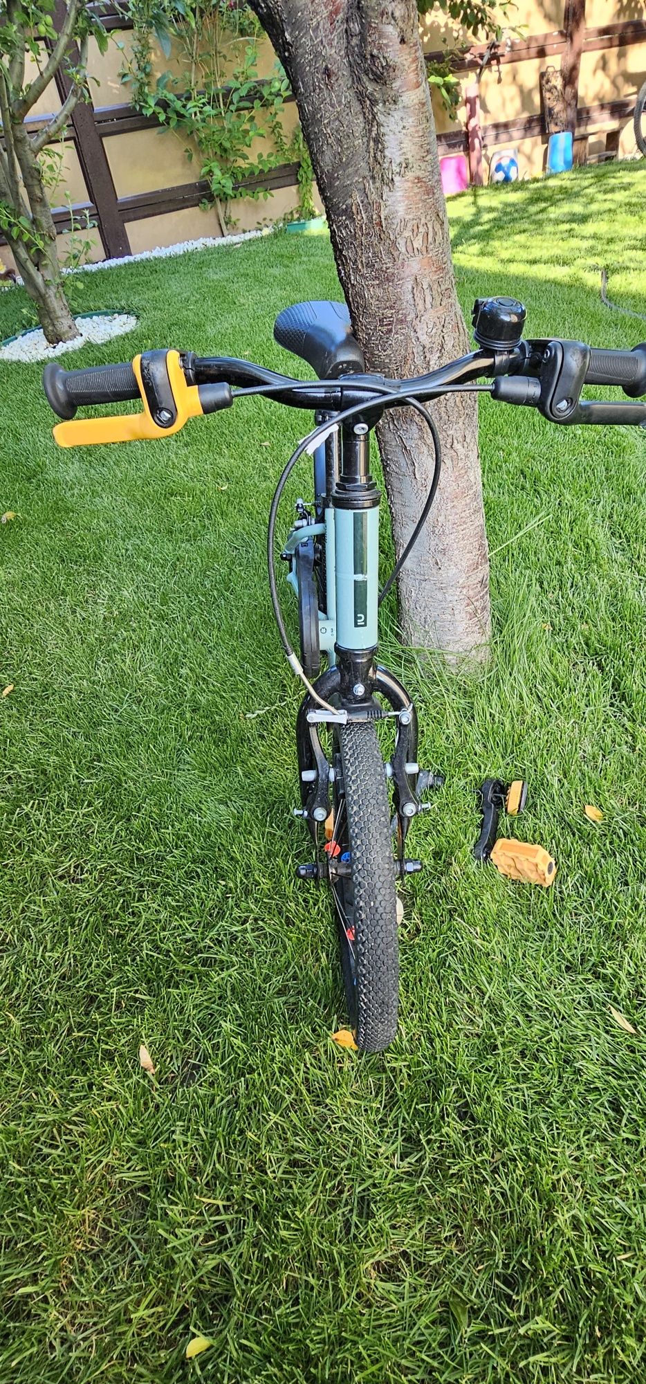 Vand bicicleta copii 3-5 ani cu roti ajutatoare pentru invatat