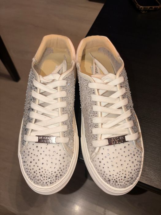 Обувки с камъни / оригинални