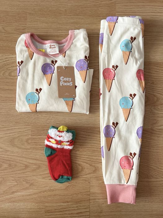 Нова пижама + подарък Коледни чорапи