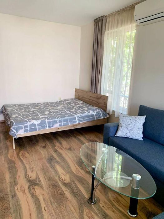 Дава се под наем Двустаен апартамент в Бургас, Лазур - 60 кв.м за 408 € - Снимка #2