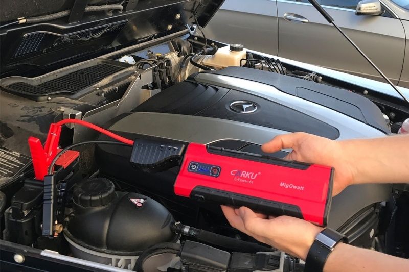 Прикурить авто пуско - зарядным устройством.