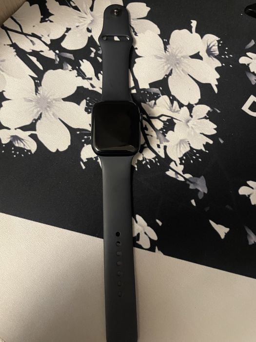 Apple watch SE WR-50 meters состояние идеальное.