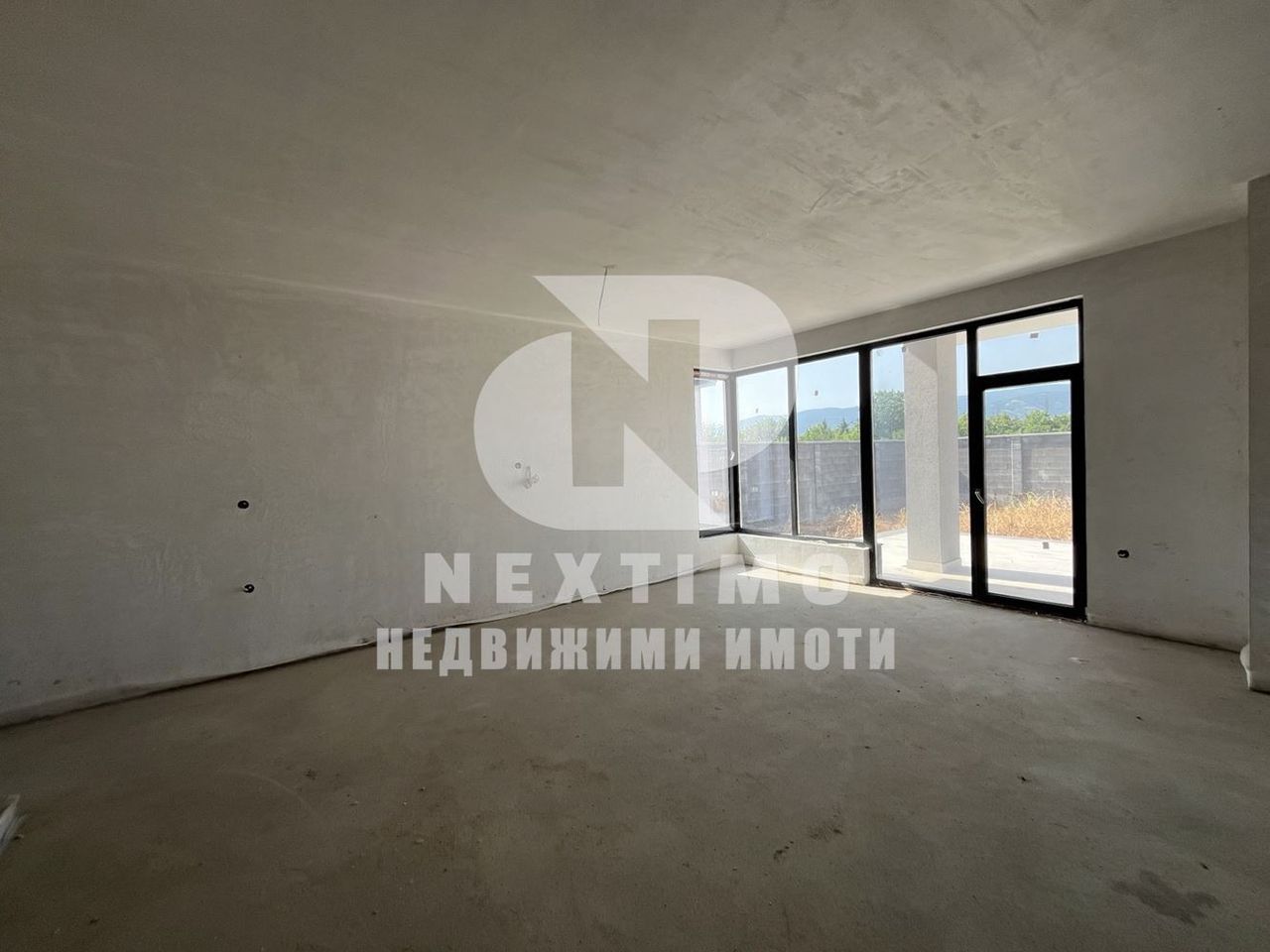 Продава се Къща в Пловдив, Остромила - 330 кв.м за 1243 €/кв.м - Снимка #1