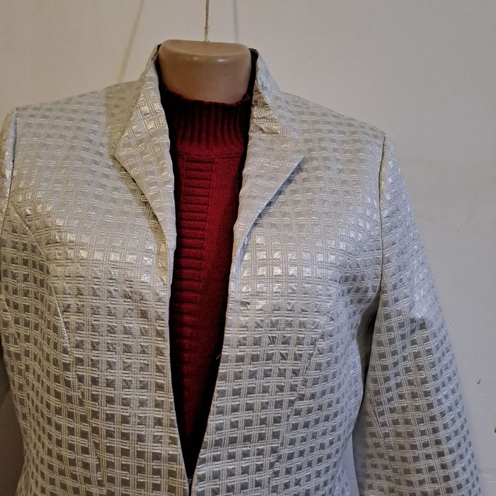 Женский одежда,чёрный раз.48.цена,80.000с