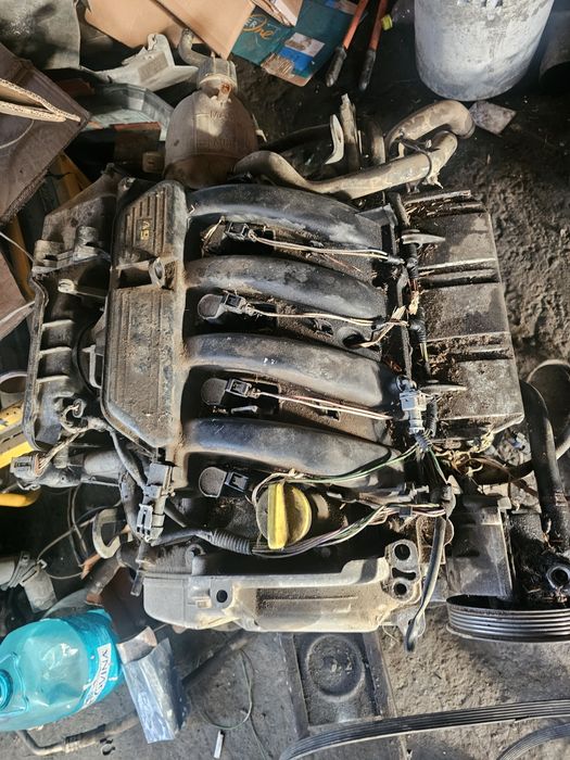 Chiulasa completa dacia logan 1.6 16valve