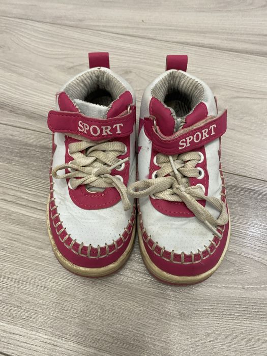 Детская обувь в хорошем состоянии