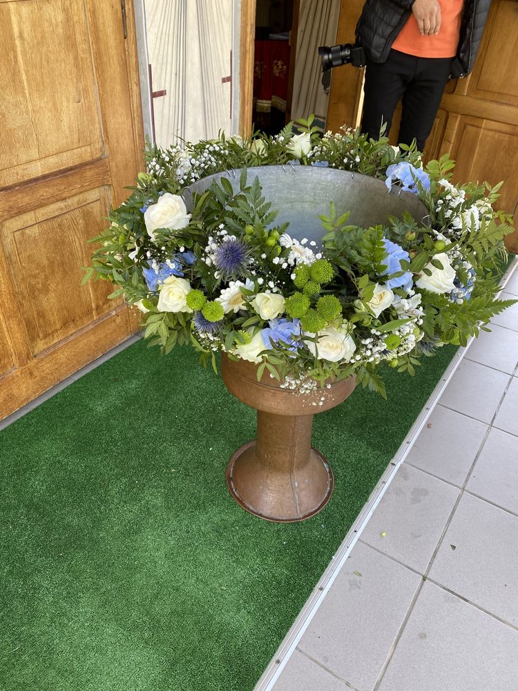 Aranjamente florale pentru nunti, botezuri și alte evenimente