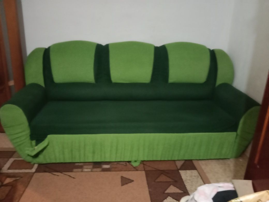 Продам диван Б/У.