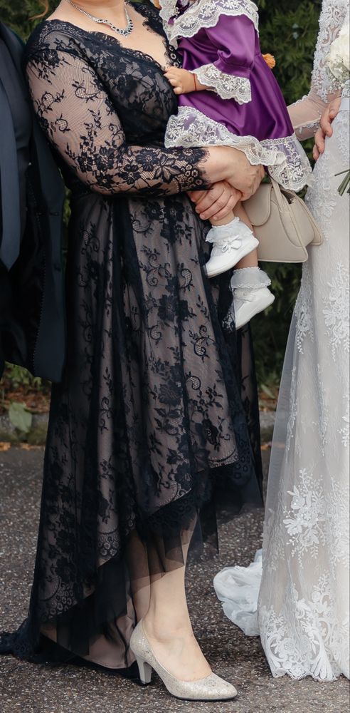 Rochie dantela chantilly neagra