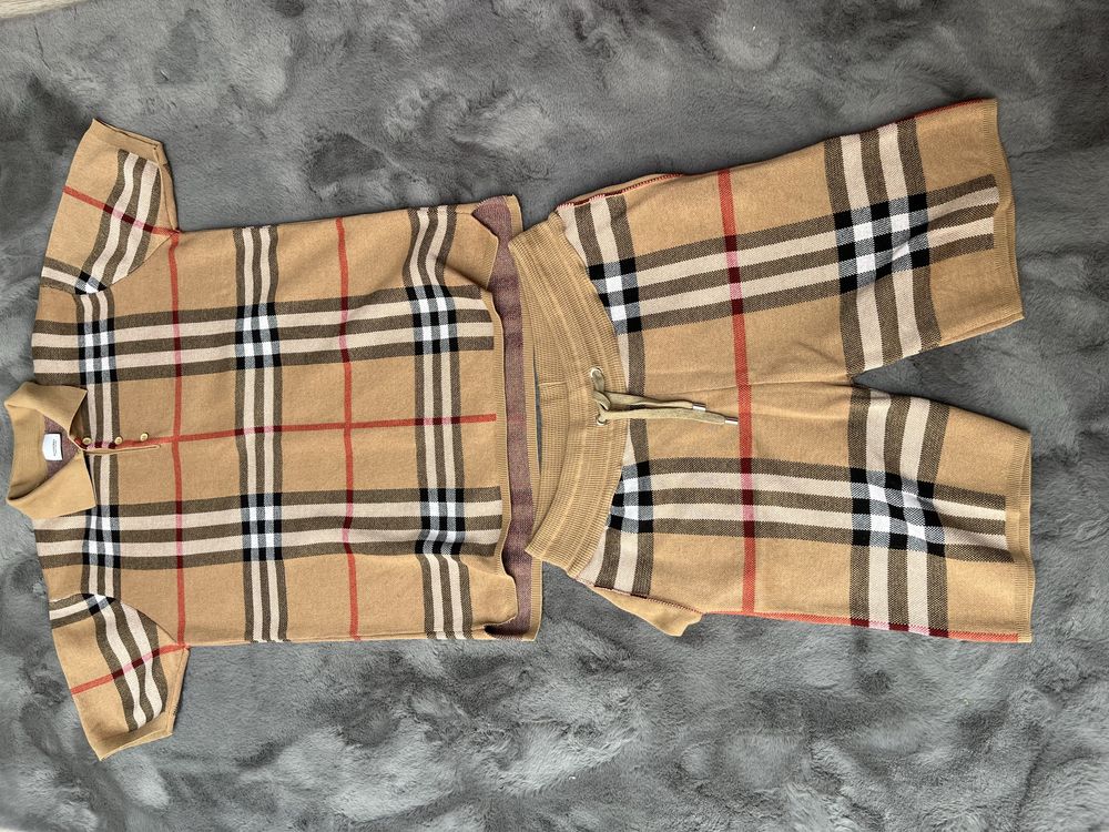 Compleu Burberry