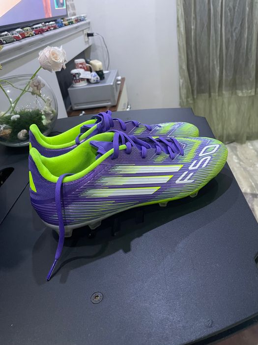 Продават се Бутонки Adidas