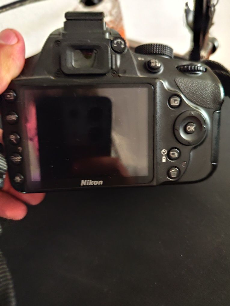 Vând Aparat Nikon D3200 in perfecta stare de functionare