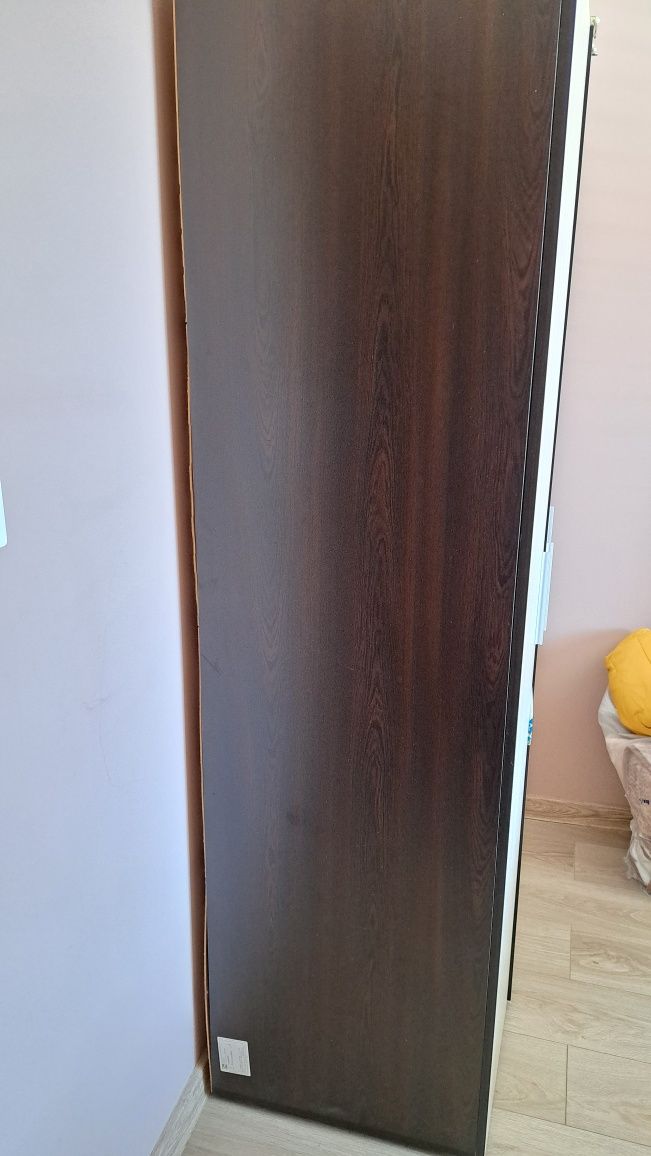 Продавам гардероб + секция
