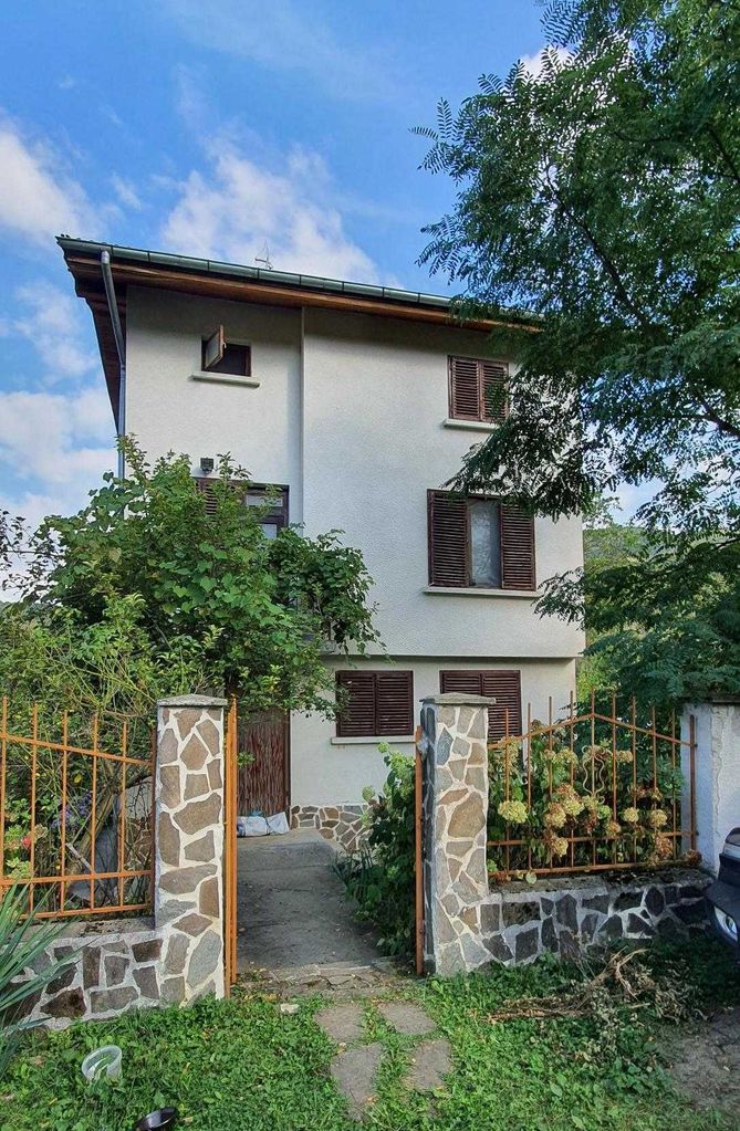 Продава се Къща в с. Лопян, Област София-област - 160 кв.м за 482 €/кв.м - Снимка #1