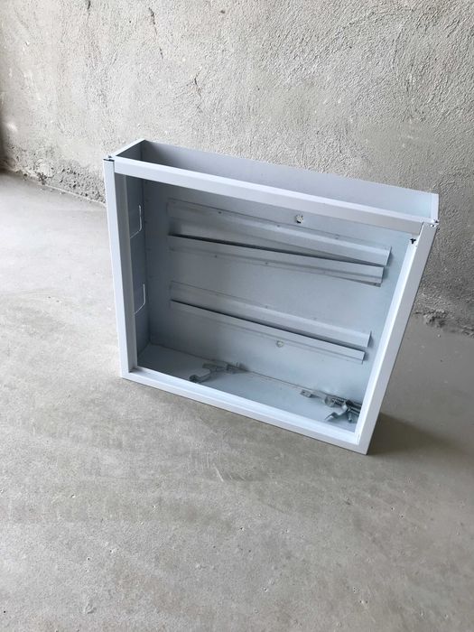 Метална монтажна кутия