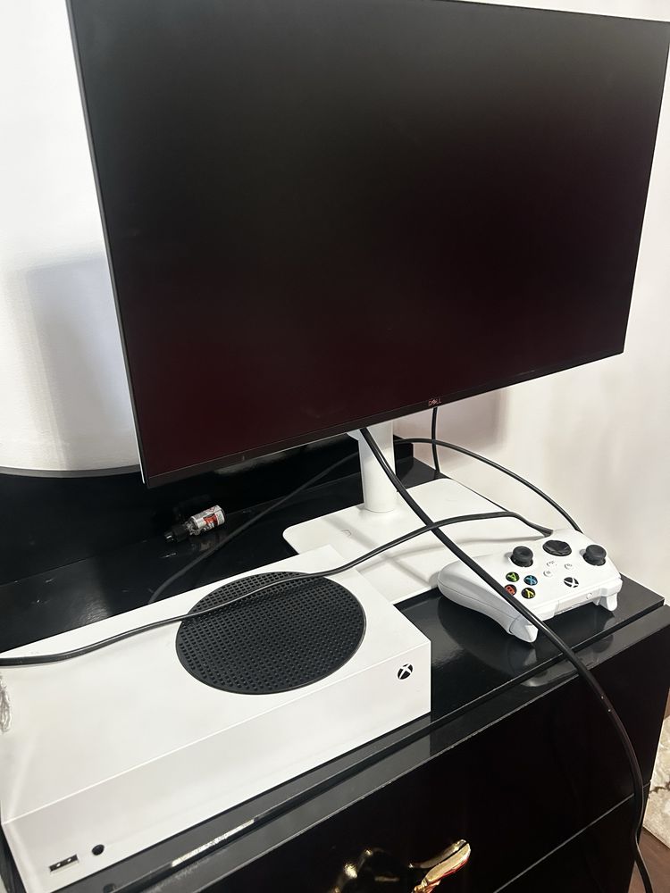 xbox series S in conditie foarte buna