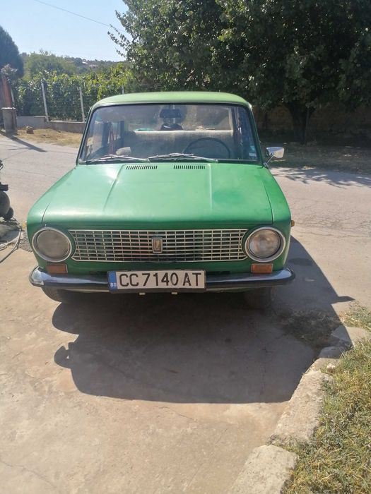 Продавам ВАЗ 21011