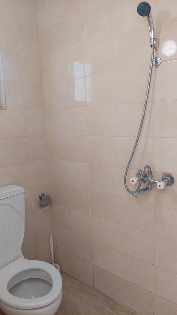 Дава се под наем Хотел в Бяла - 2000 кв.м за 15300 € - Снимка #15