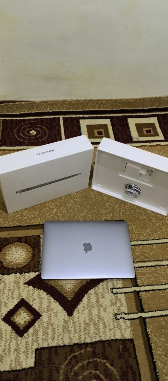 MacBook Air 13 2018 silver