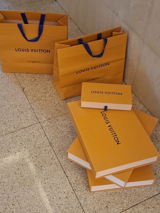 Cuti Louis vuitton 7 cuti + 2 pungi toate la 350lei