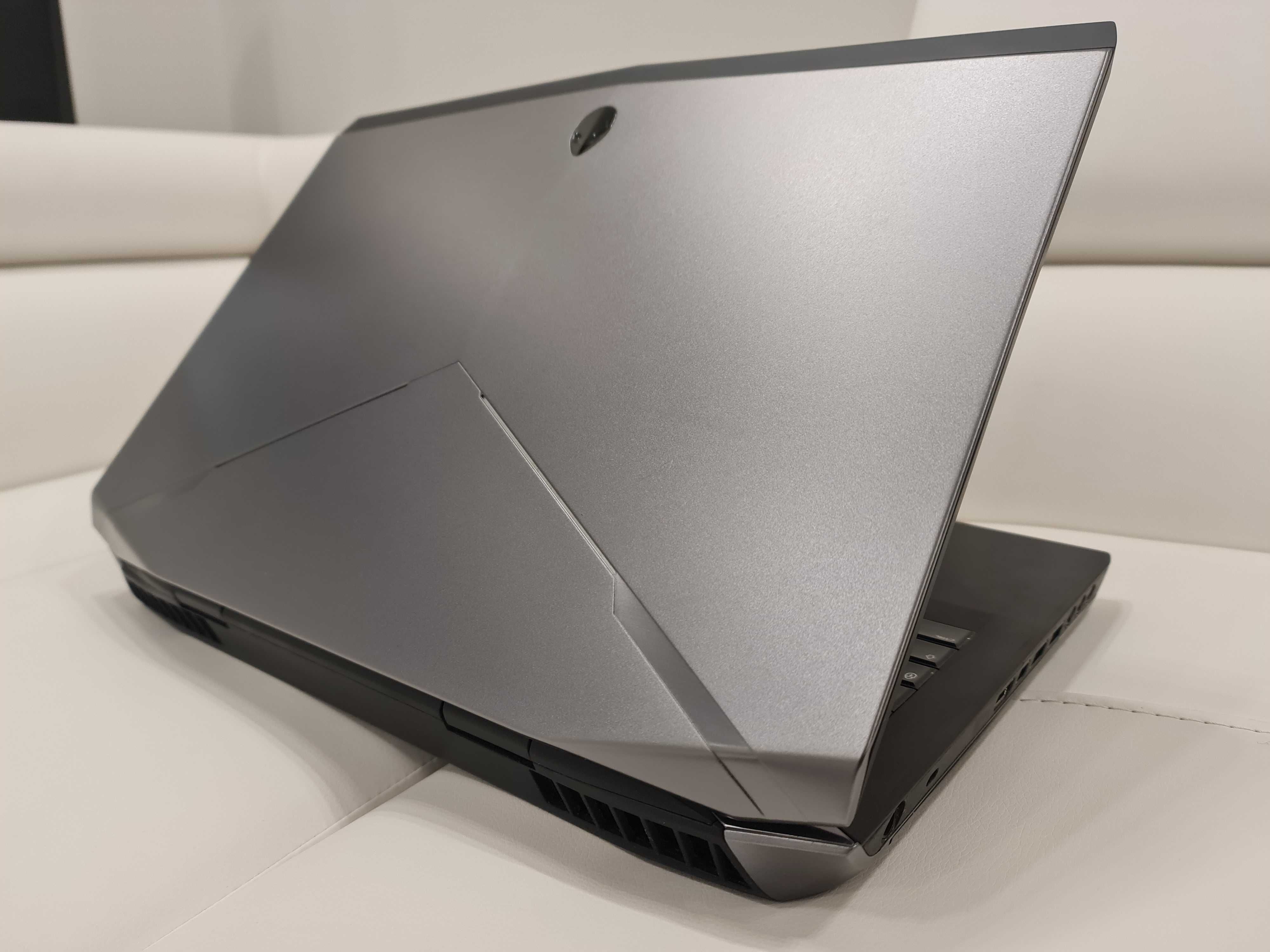 Laptop gaming ALIENWARE ,intel core i7- ,video 4 GB GTX ,17,3 inch