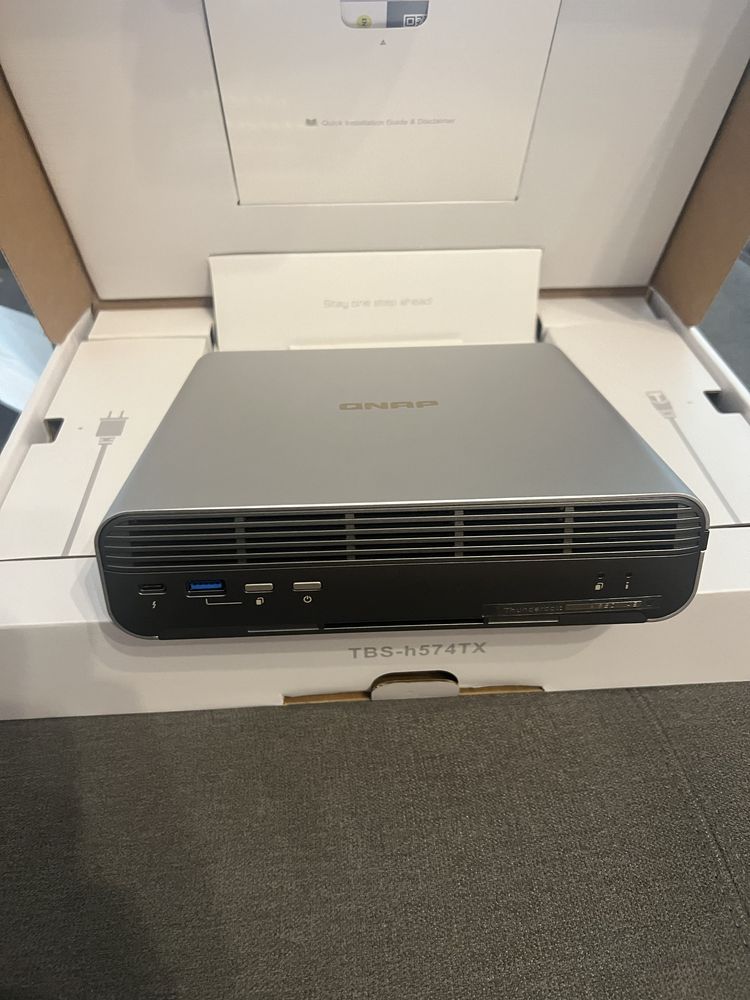 QNAP TBS-h574TX nou