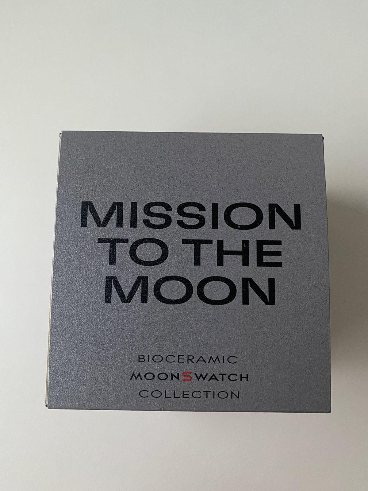 Часовник Omega x Swatch Bioceramic MoonSwatch Mission to the Moon,нов