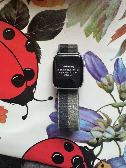 apple watch series 4 with a 44mm aluminium case