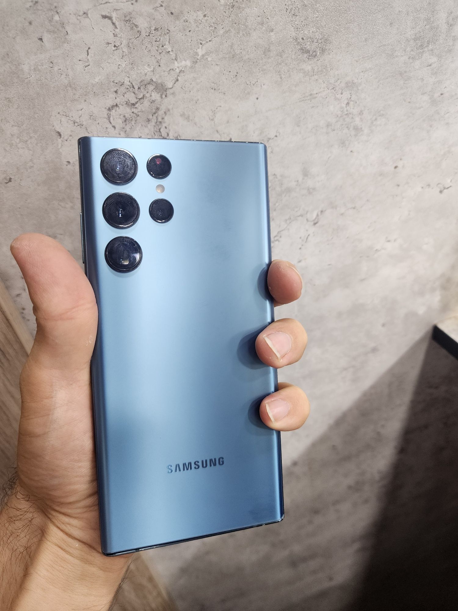 Samsung s 22 ultra 256 Gb sotiladi