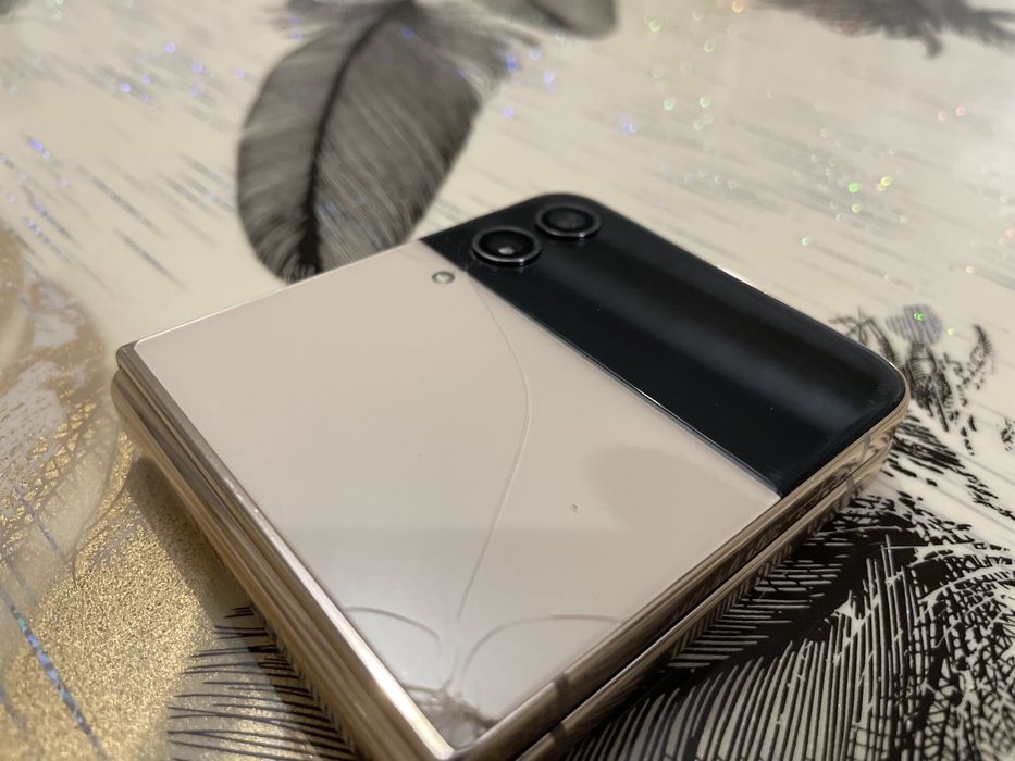 Vand sau schimb Z Flip 4 128GB