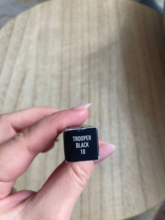 Очна линия Kat Von D