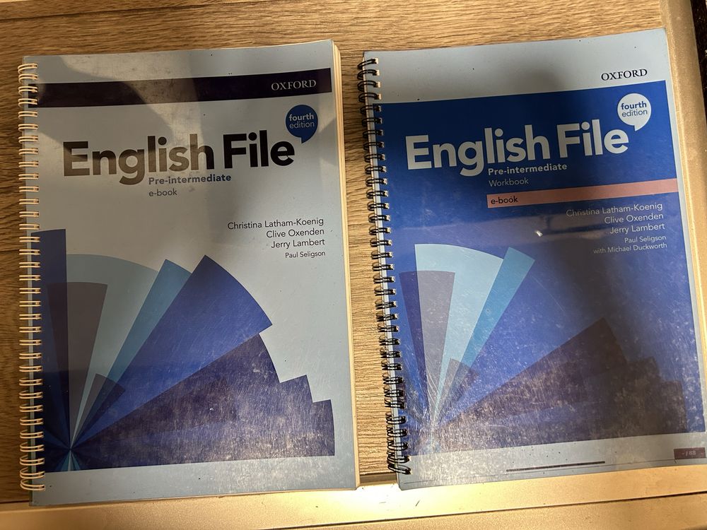 Продам учебник по английскому English File Срочно