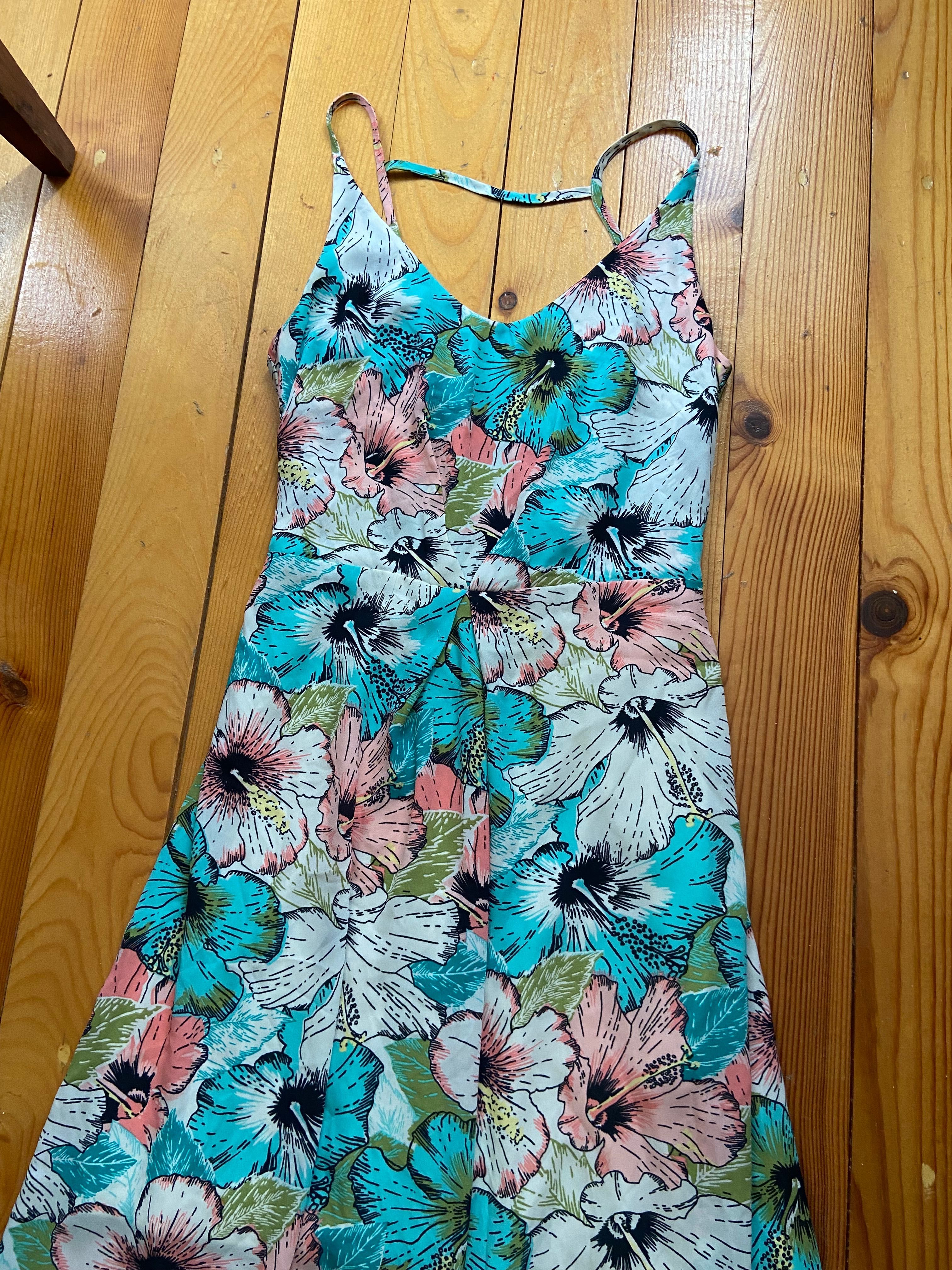 Лятна рокля на Guess