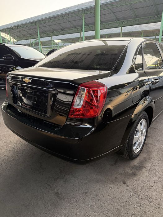 Chevrolet jentra full srochno sotiladi