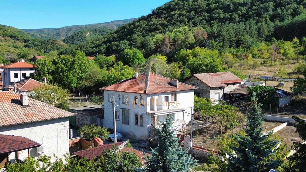 Продава се Къща в Перущица - 179 кв.м за 1033 €/кв.м - Снимка #8