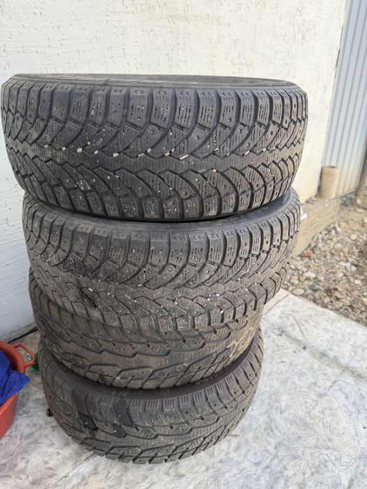 Продам шины зимнее шипованный