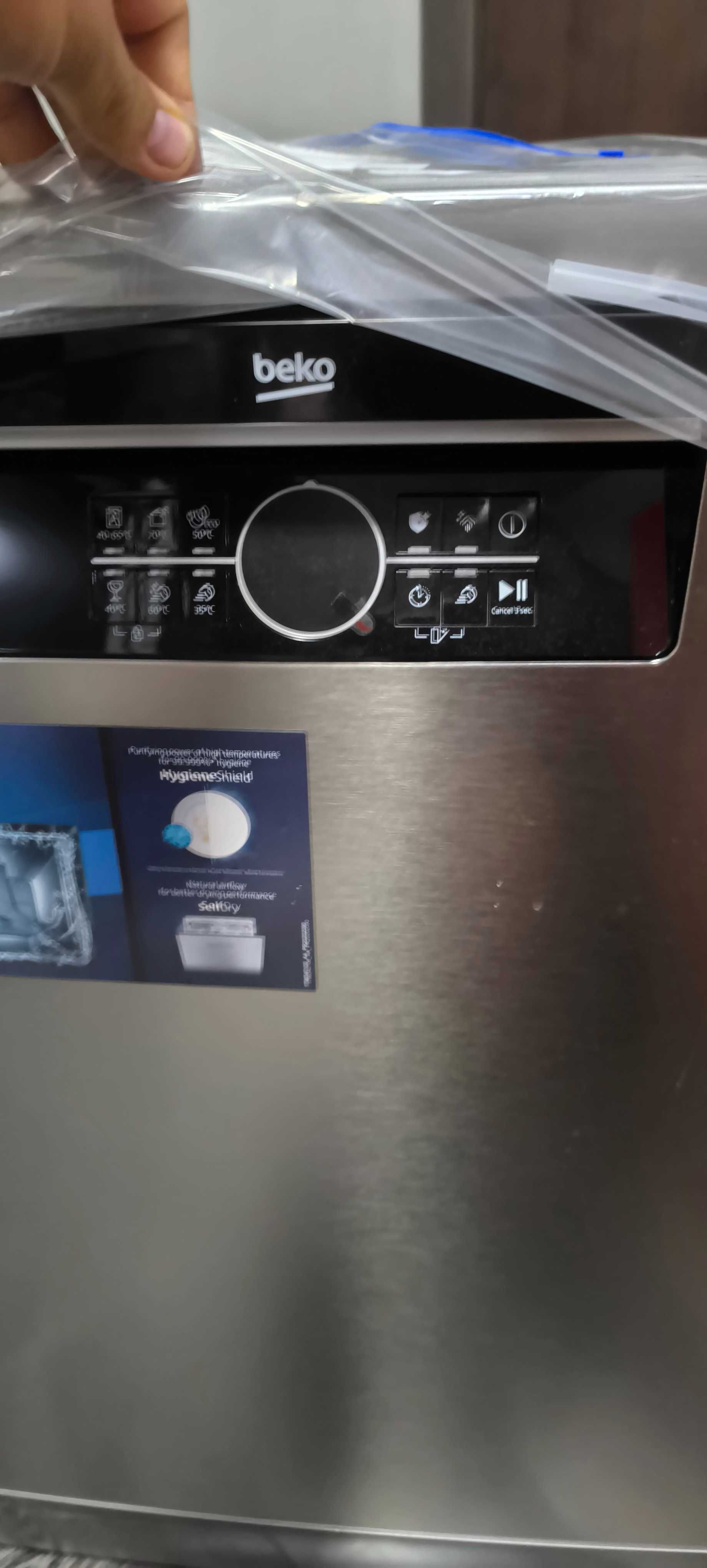 Нова неизползвана съдомиялна BEKO BDFN 26560 XC