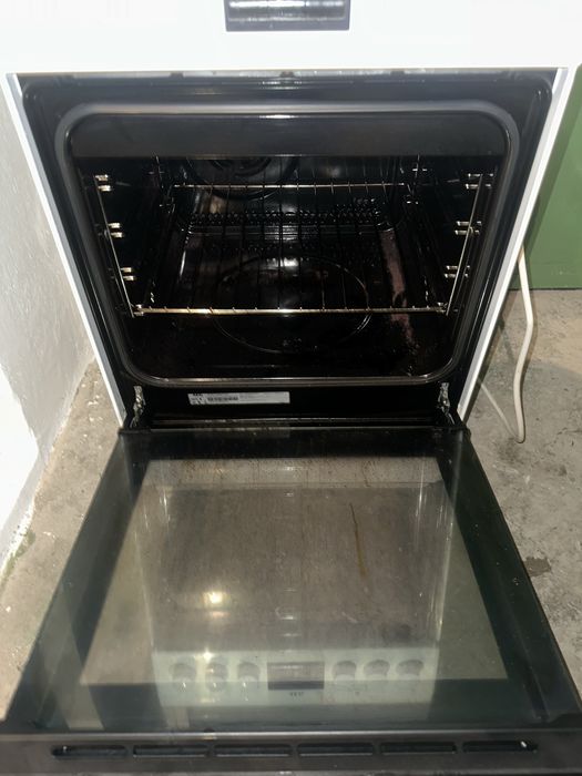 Aragaz-cuptor electric AEG