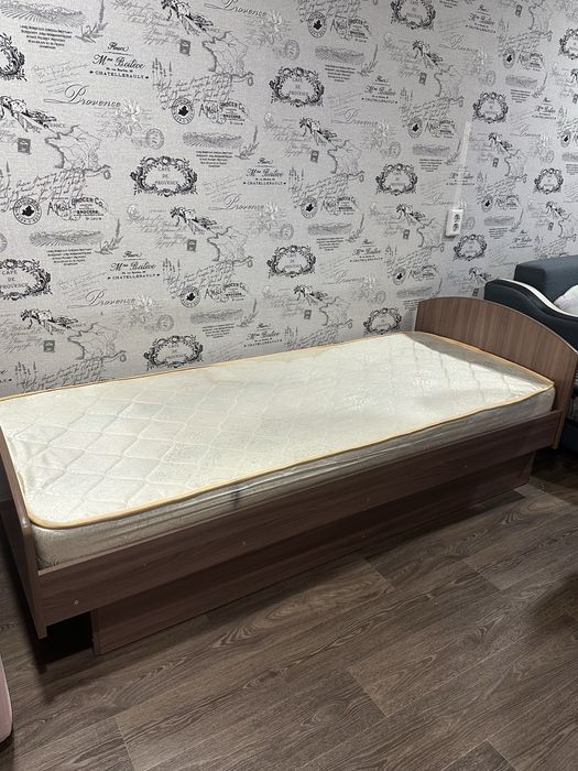 Продам кровать с матрасом по вопросам в вп