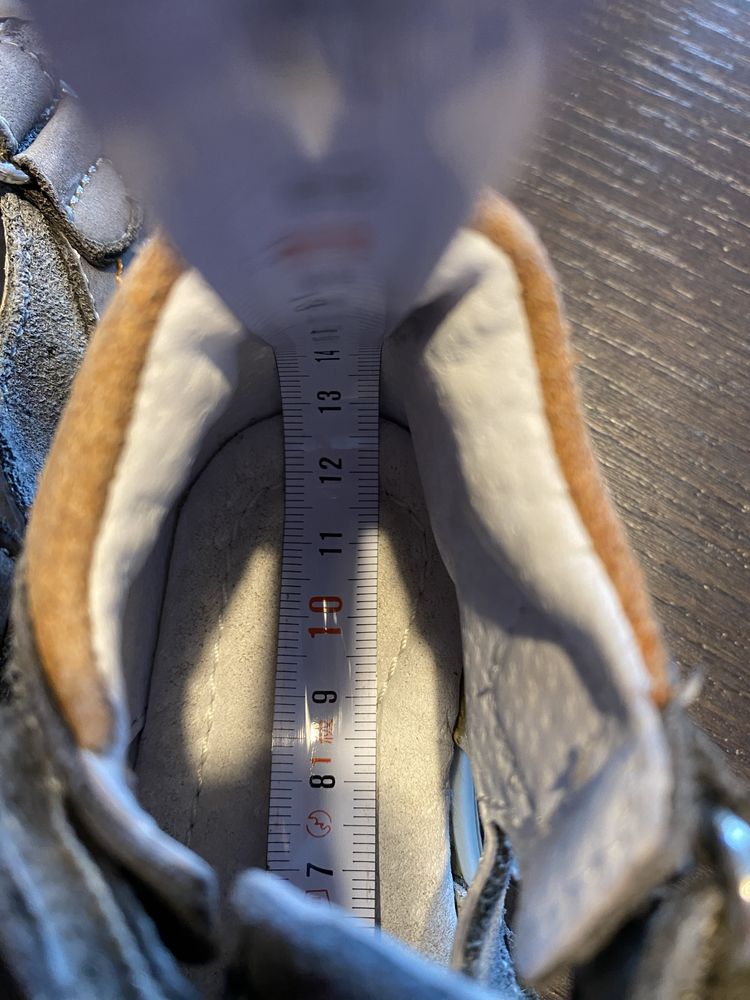 Sandale marimea 20 12,5cm piele intoarsa