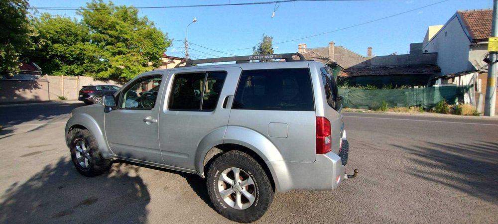 Nissan Pathfinder R51