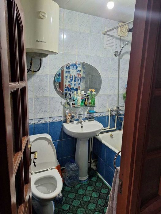 3 хонали 3 таж , Конечка Масжид