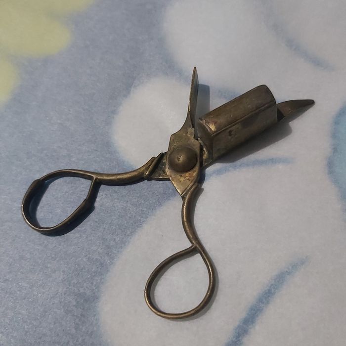 Vând foarfecă lumânări bronz