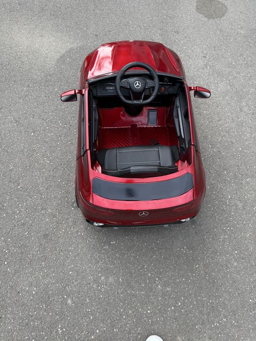 Vand masinuta mercedes glc in stare foarte buna