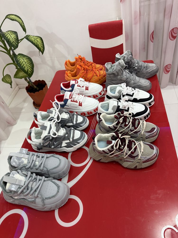 Vand Adidasi sneakers