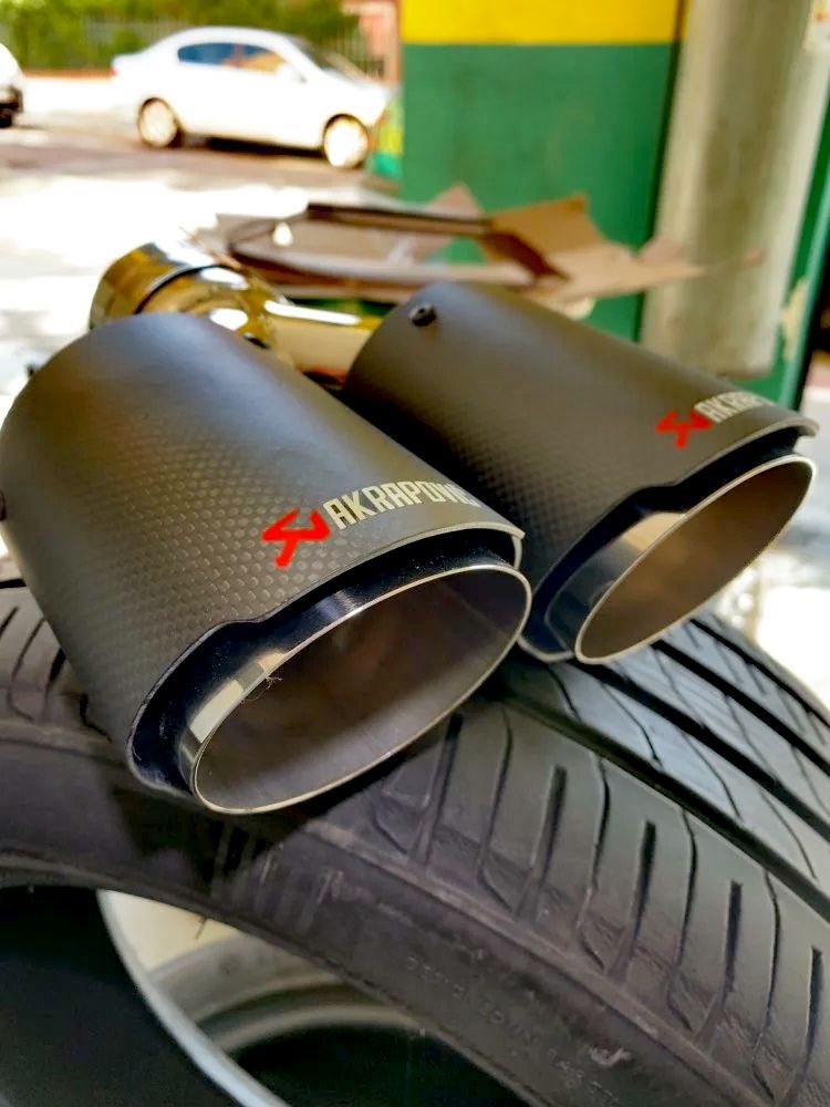 Akrapovic Накрайници за ауспух двуцевка ф63хф89 гърне Акрапович карбон