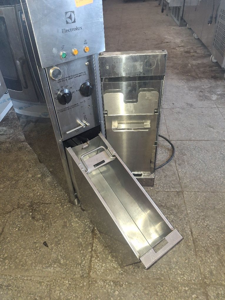 Фритюрник компактен професионален ELECTROLUX