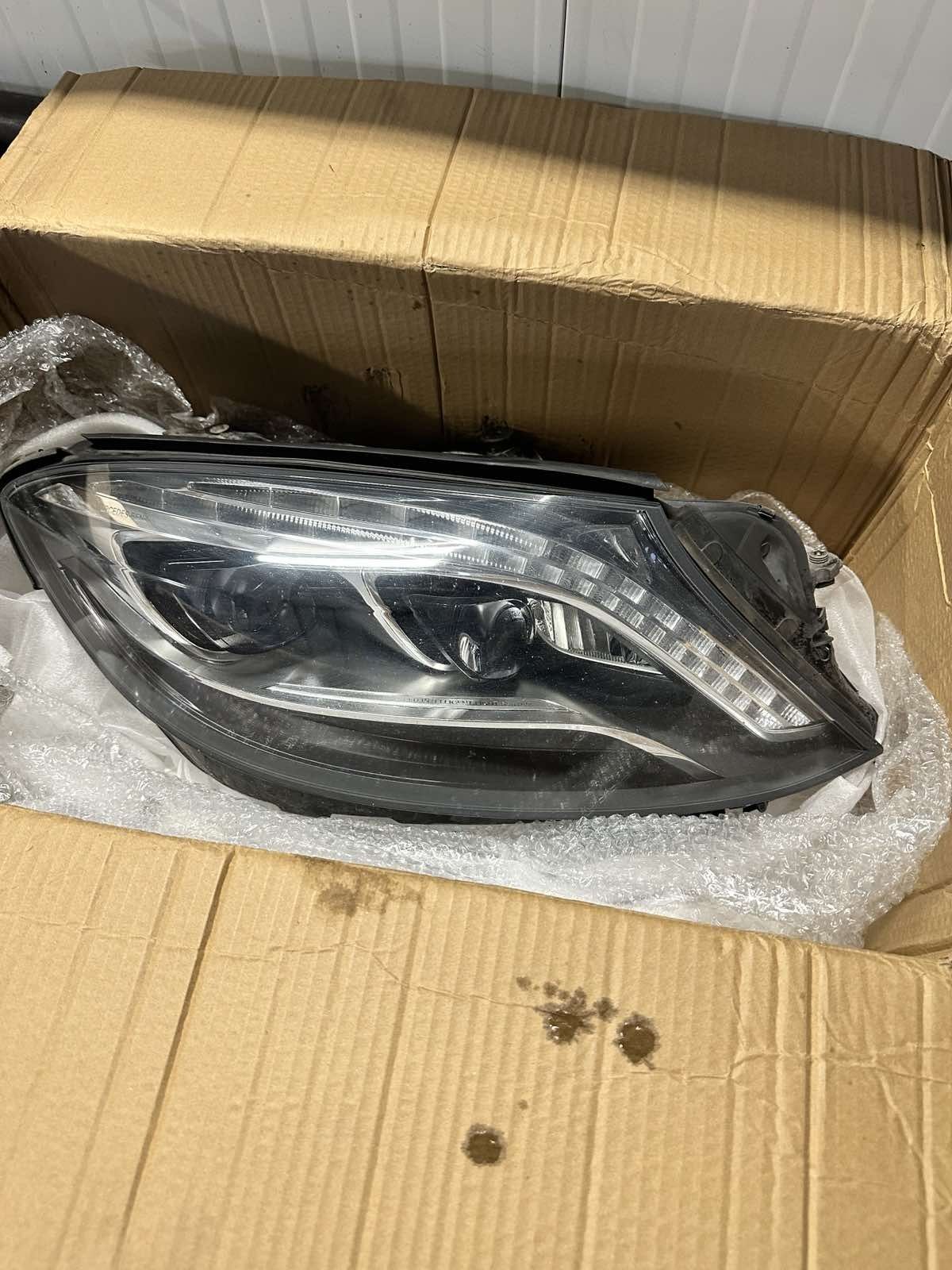W222 Mercedes s class оригинални оборудвани ксенонови фарове