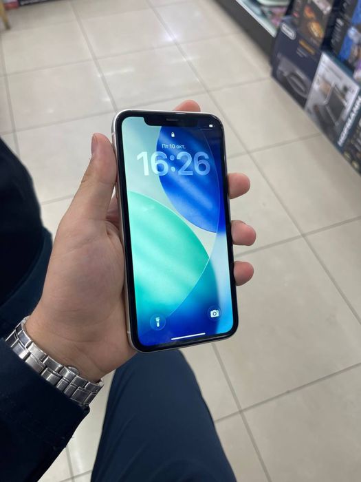 iPhone 11